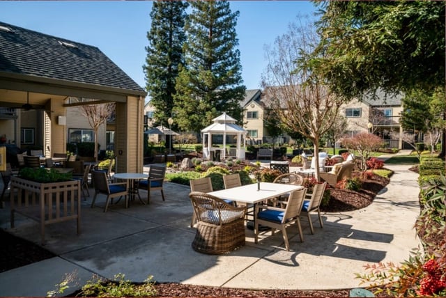 Blossom_Vale_Garden_Tables