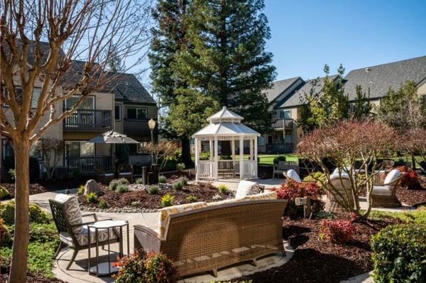 Blossom_Vale_Gazebo_